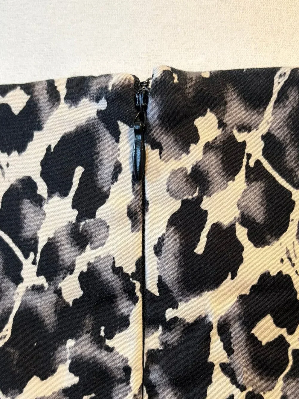 Mossimo Leopard Print Black/White/Gray Pencil Skirt Size 16